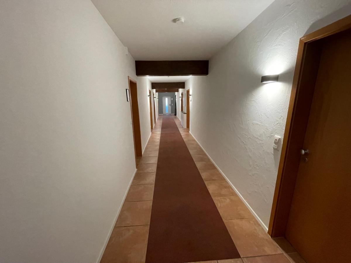 Komfortables Doppelzimmer In Kehl Goldscheuer - 1A Guesthouse エクステリア 写真
