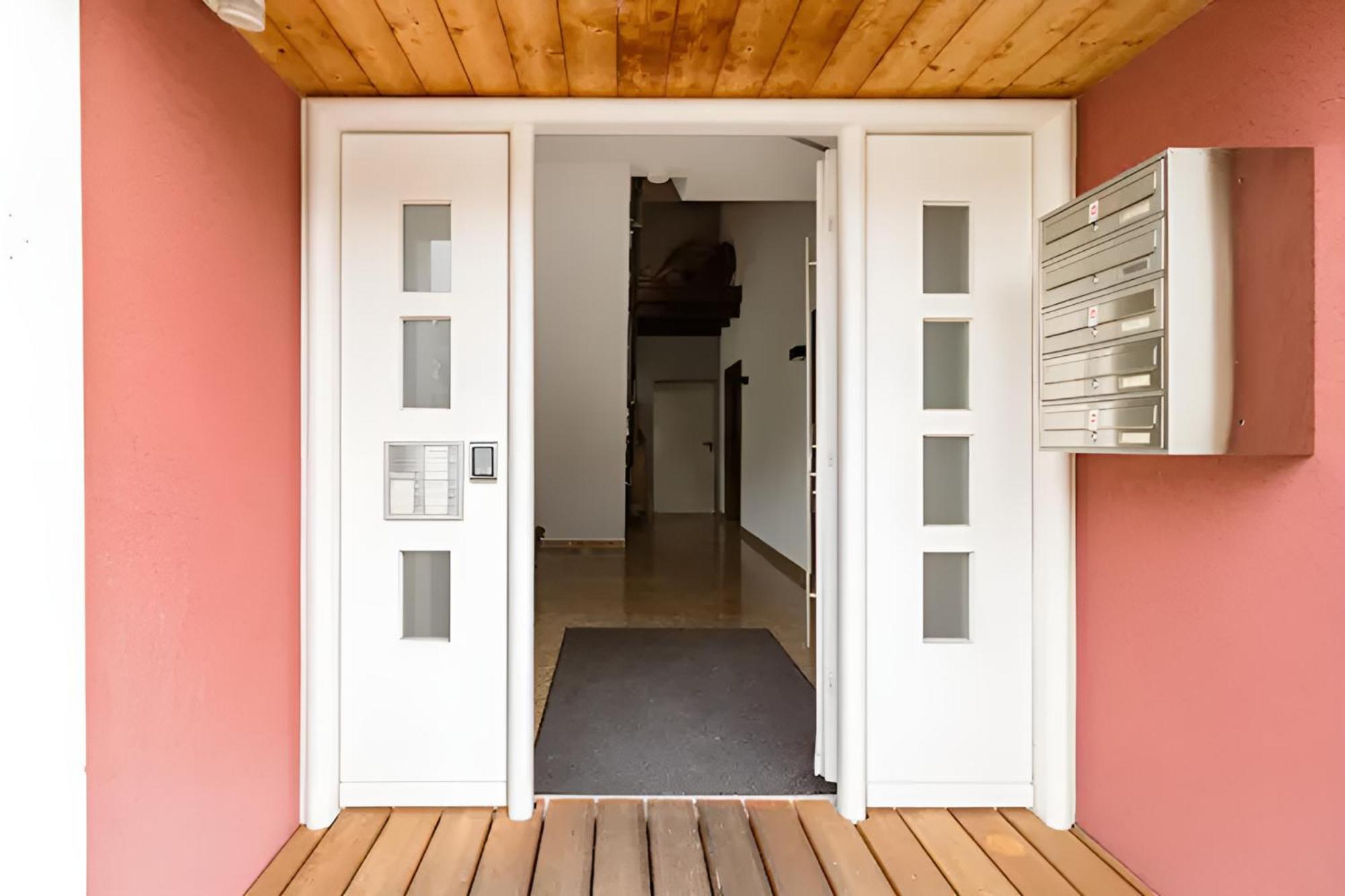 Komfortables Doppelzimmer In Kehl Goldscheuer - 1A Guesthouse エクステリア 写真